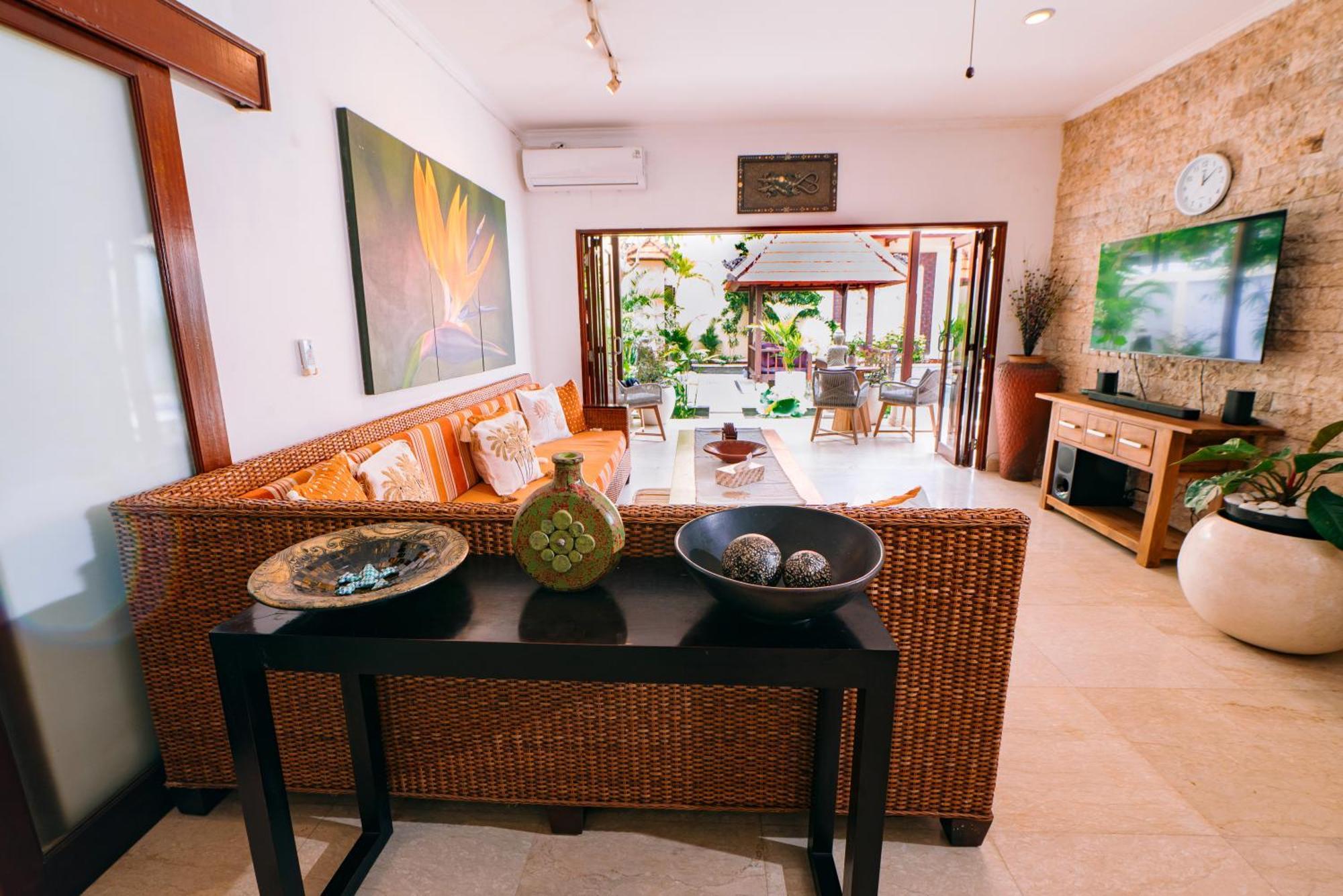 Leona Villa